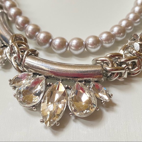 Gorgeous Faux Pearl and Rhinestone Statement Necklace - Picture 3 of 10